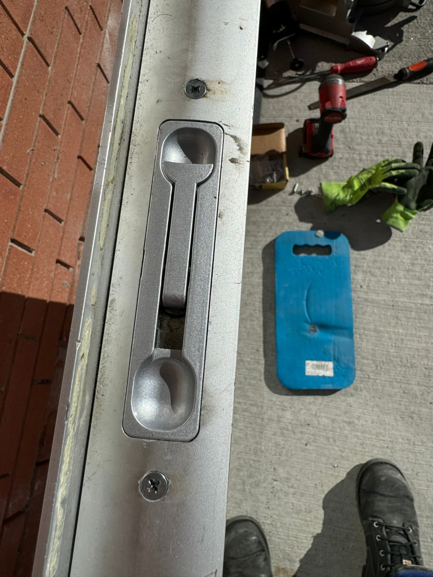 Flush-Bolt Installation